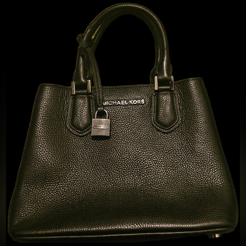 Michael Kors Adele Pebbled Bag - Picture 4 of 4